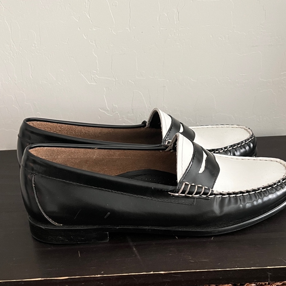 G.H. Bass & Co. Black and White Loafers - Picture 2 of 4